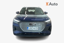 navarra sininen Audi Q4 e-tron 2025 kuva 17.