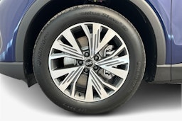 navarra sininen Audi Q4 e-tron 2025 kuva 23.