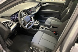 taifun harmaa Audi Q4 e-tron 2025 kuva 3.