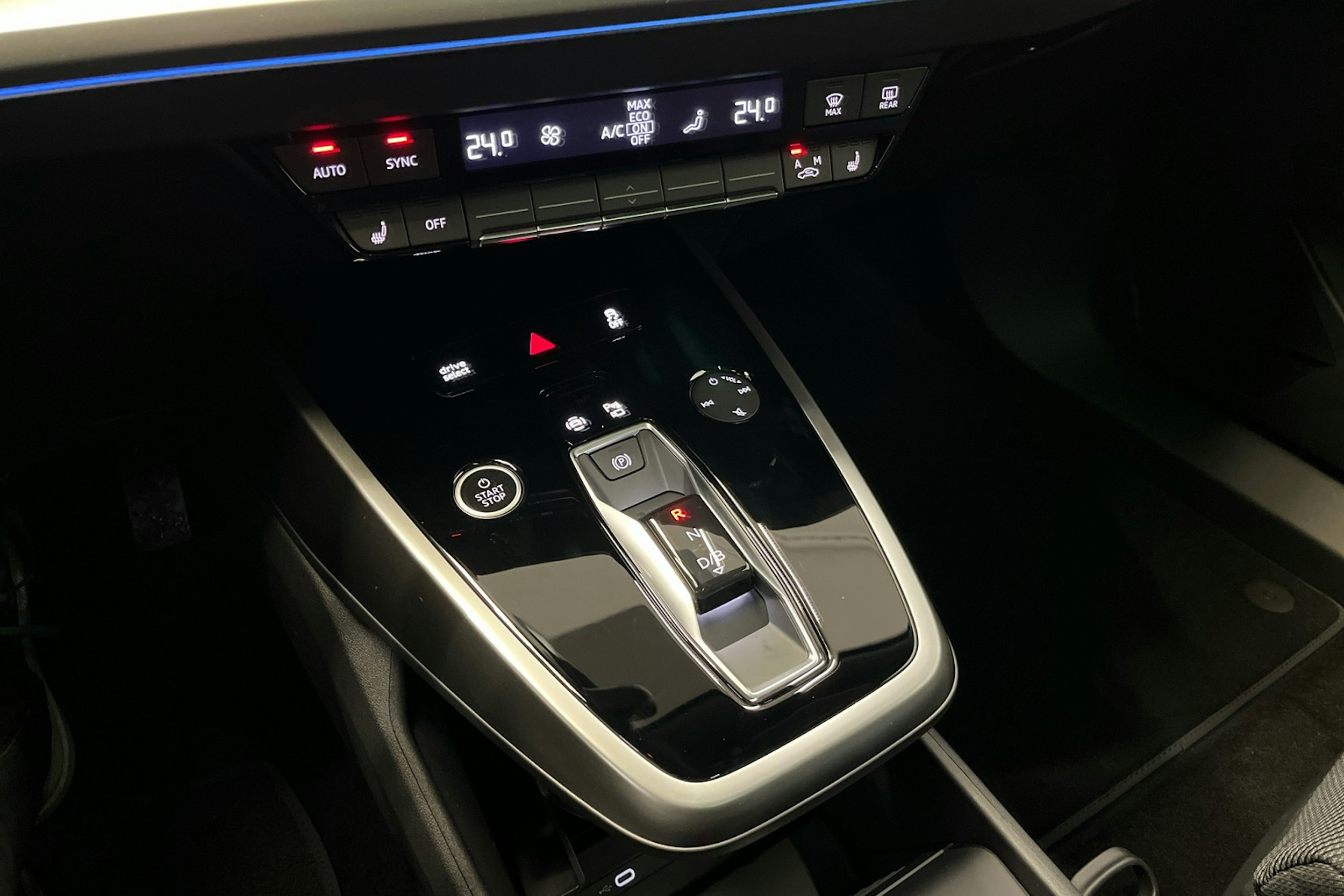 taifun harmaa Audi Q4 e-tron 2025 kuva 12.