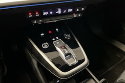 taifun harmaa Audi Q4 e-tron 2025 kuva 12.