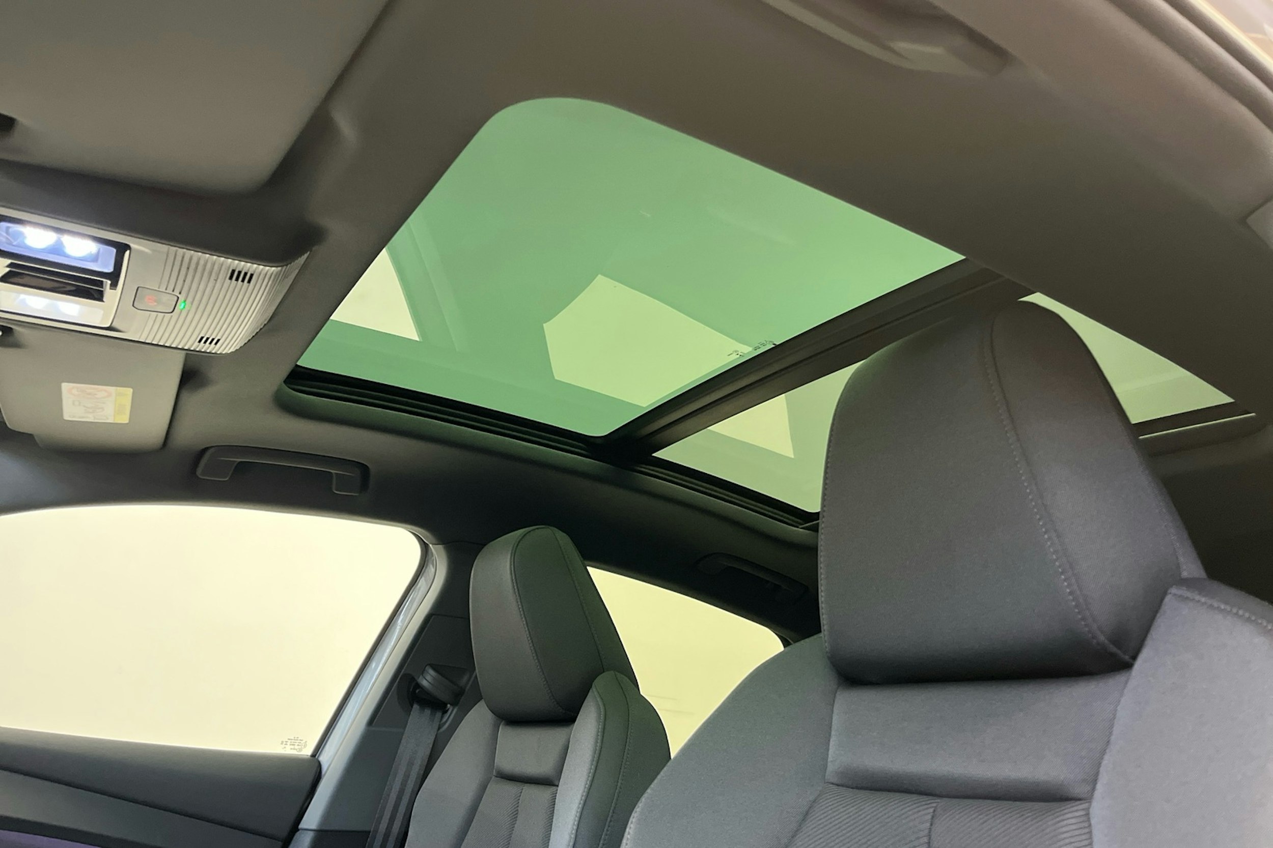 taifun harmaa Audi Q4 e-tron 2025 kuva 14.