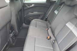 harmaa Audi Q4 e-tron 2025 kuva 9.