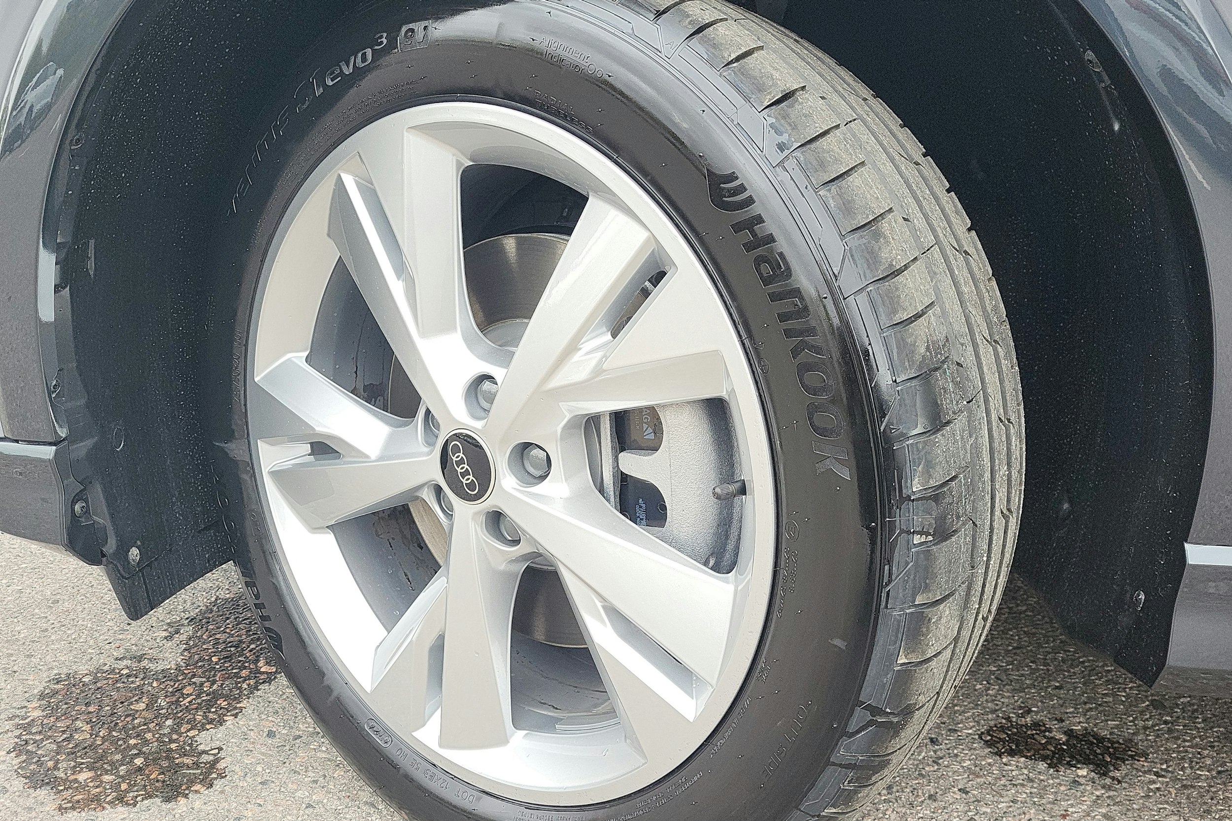 harmaa Audi Q4 e-tron 2025 kuva 11.