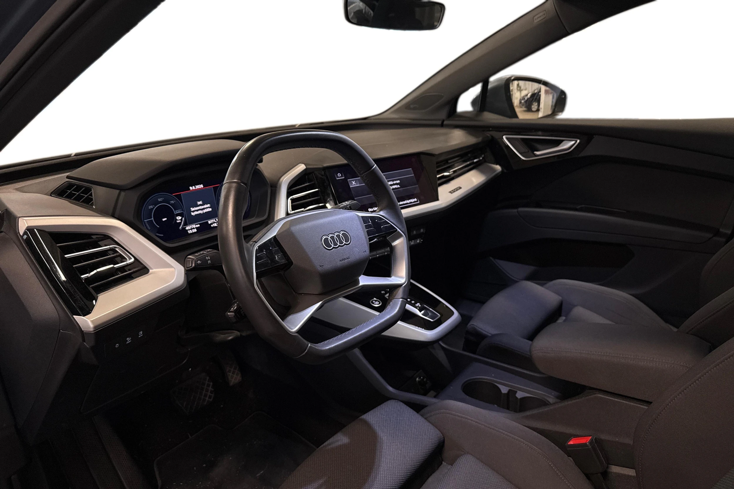 sininen Audi Q4 e-tron 2025 kuva 3.