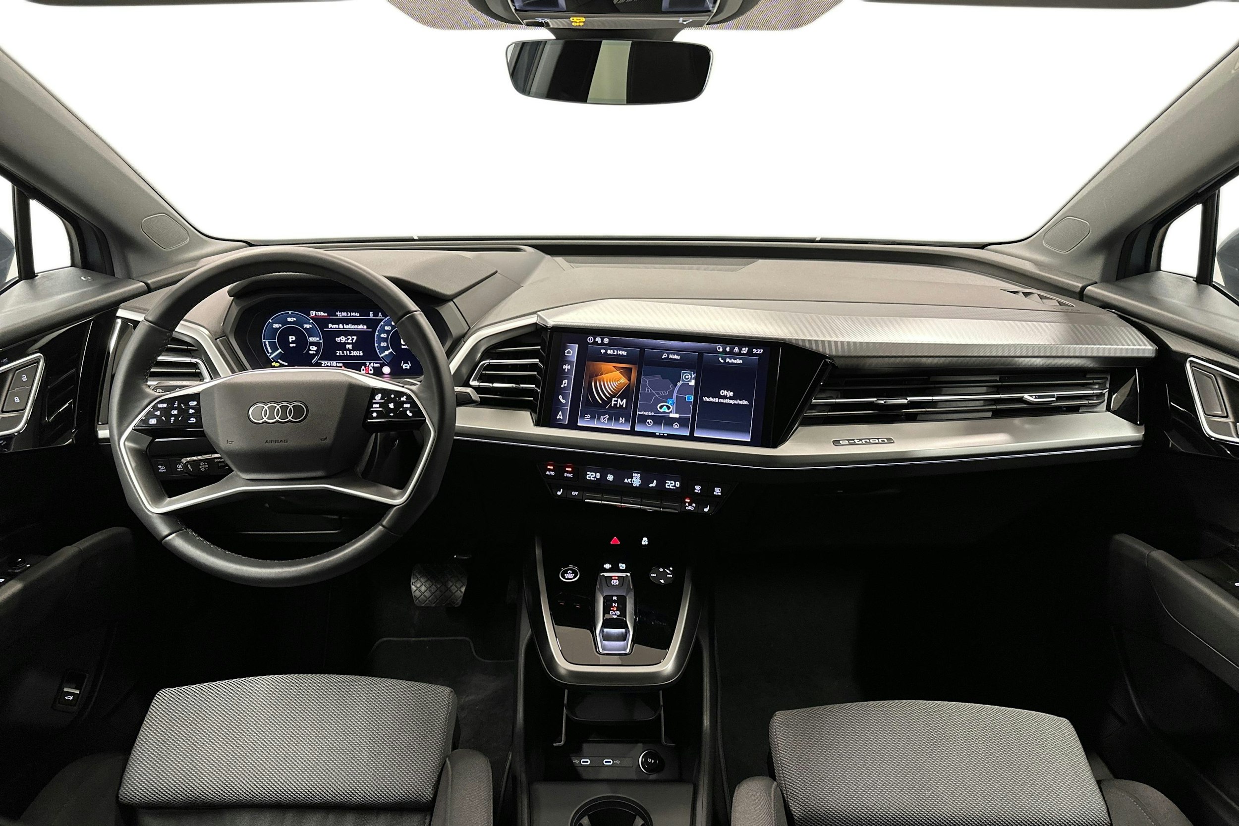 sininen Audi Q4 e-tron 2025 kuva 9.