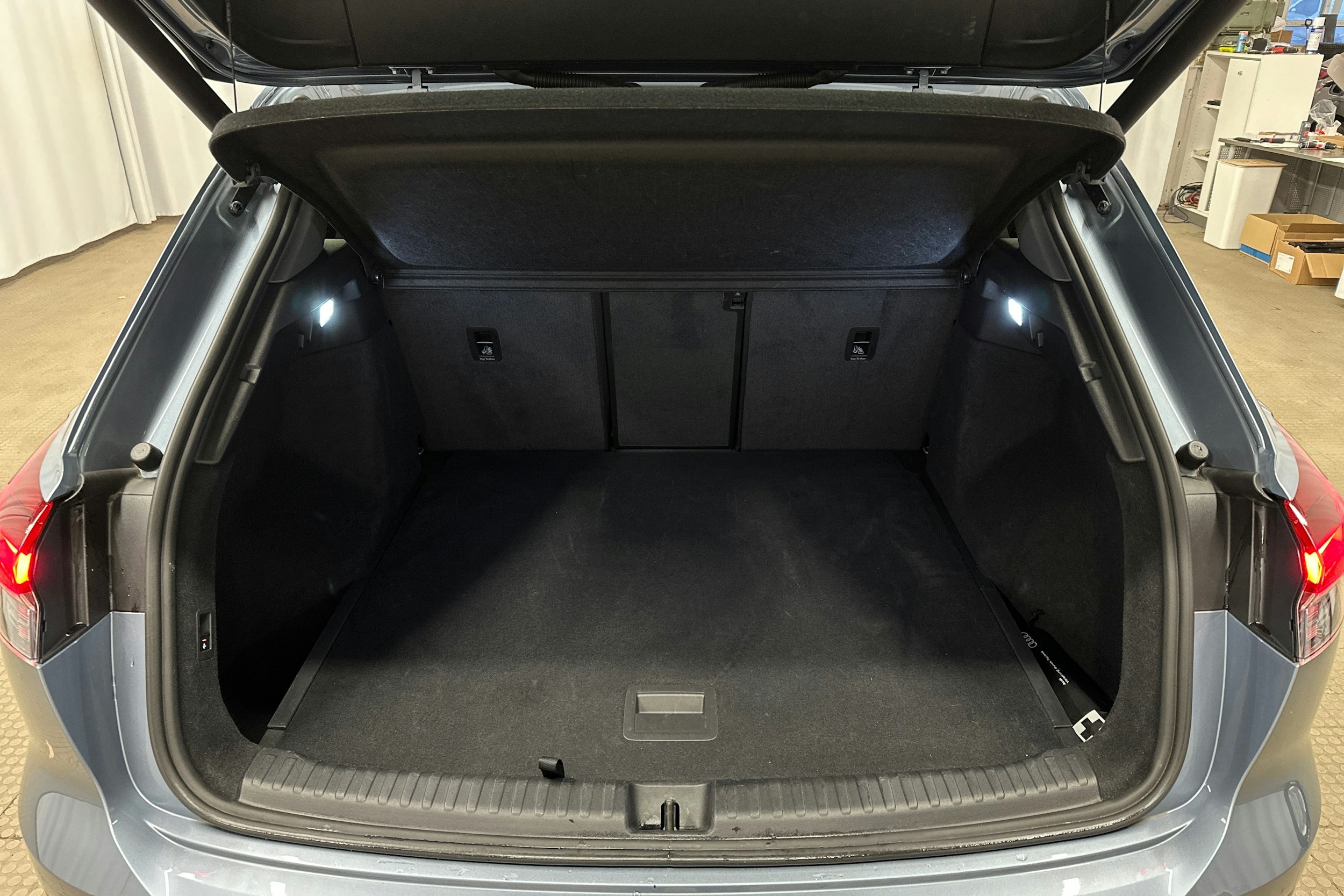 sininen Audi Q4 e-tron 2025 kuva 13.