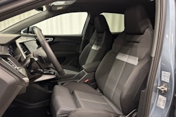 sininen Audi Q4 e-tron 2025 kuva 17.