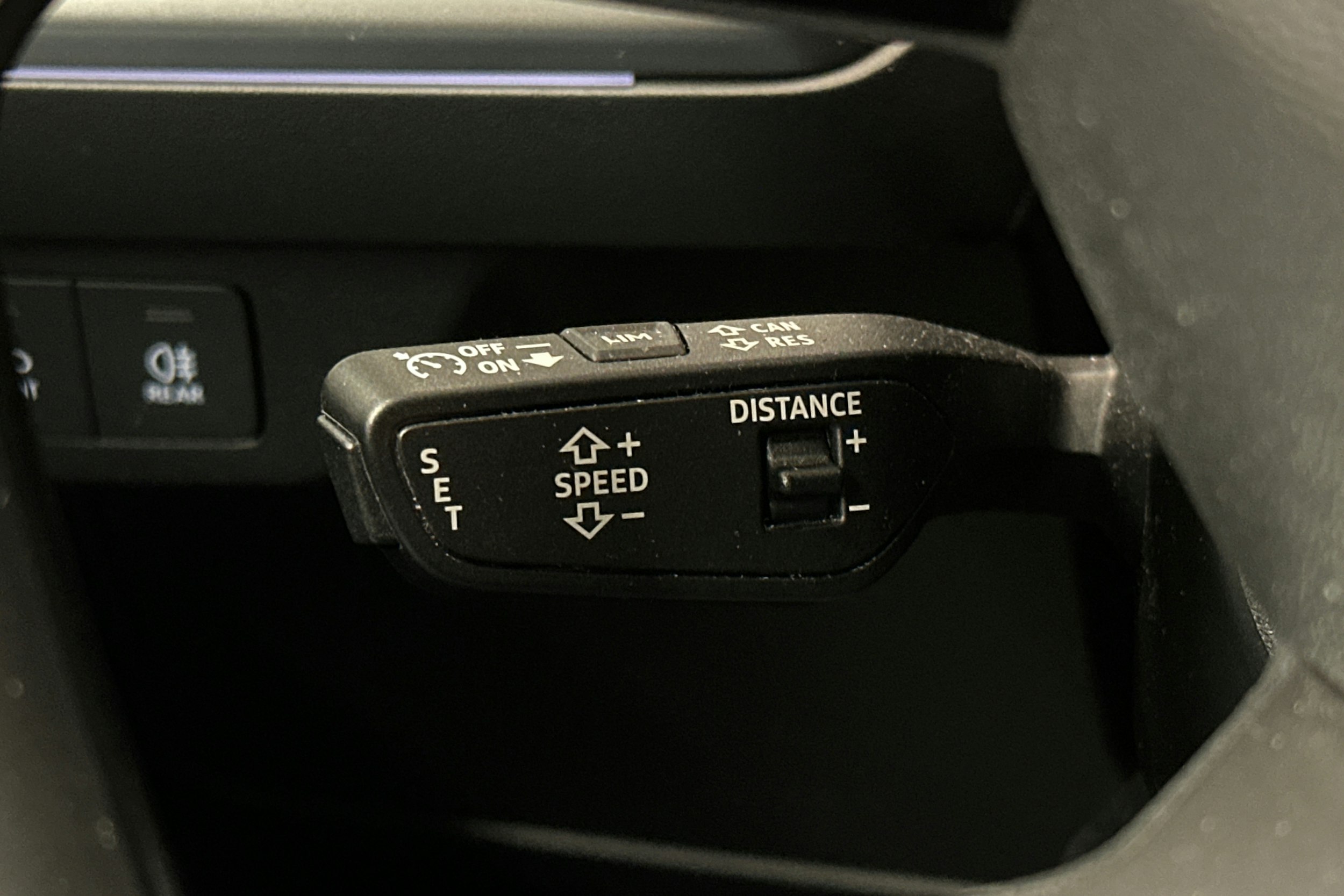 sininen Audi Q4 e-tron 2025 kuva 21.