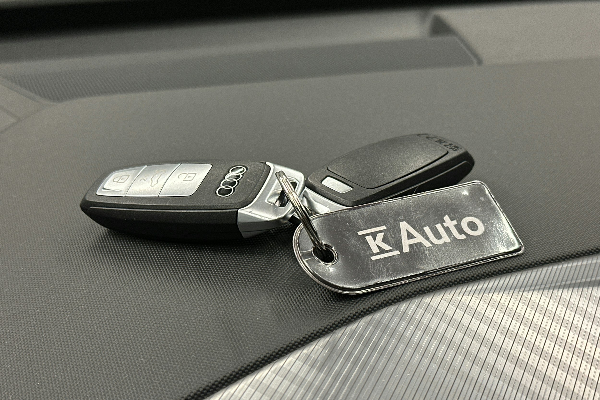 sininen Audi Q4 e-tron 2025 kuva 33.