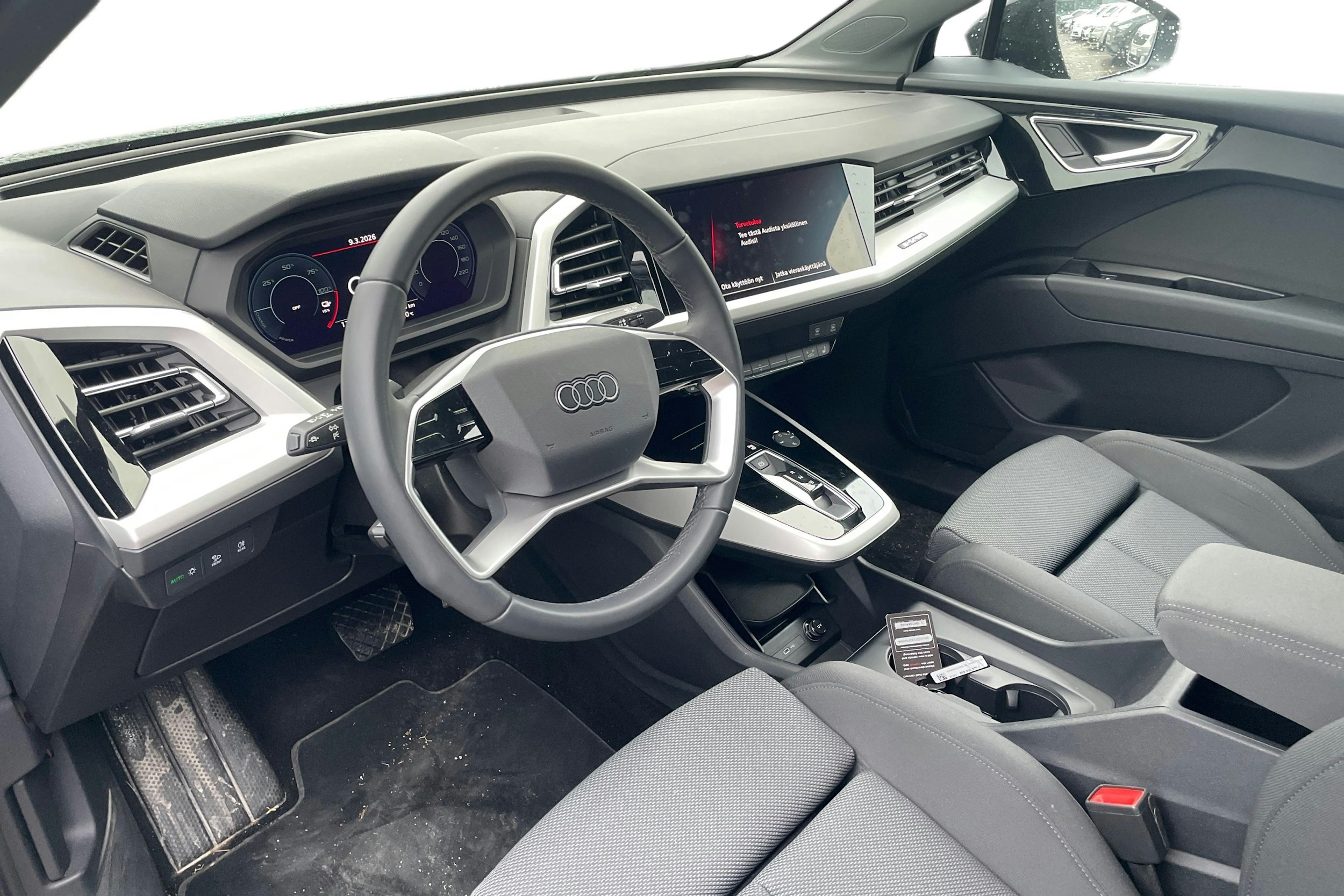 musta Audi Q4 e-tron 2025 kuva 3.