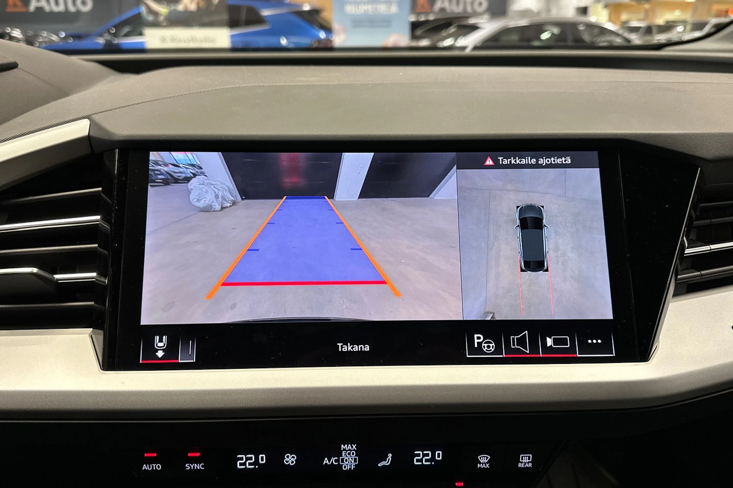 musta Audi Q4 e-tron 2025 kuva 17.