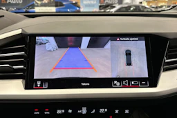musta Audi Q4 e-tron 2025 kuva 17.