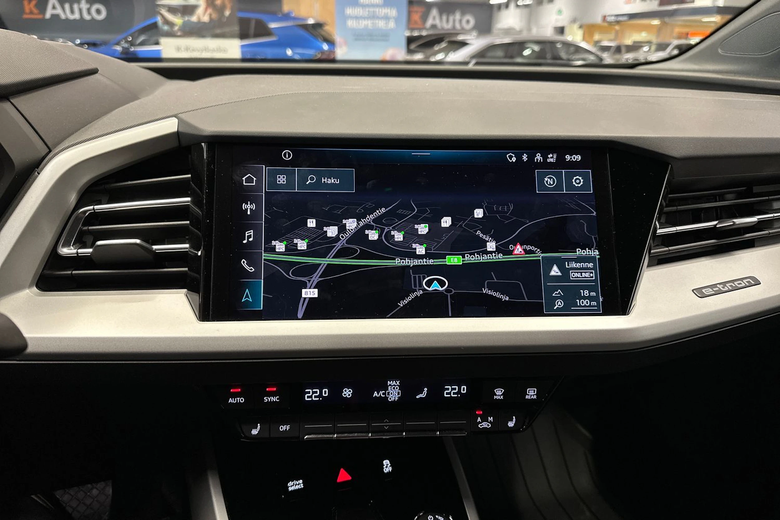 musta Audi Q4 e-tron 2025 kuva 21.