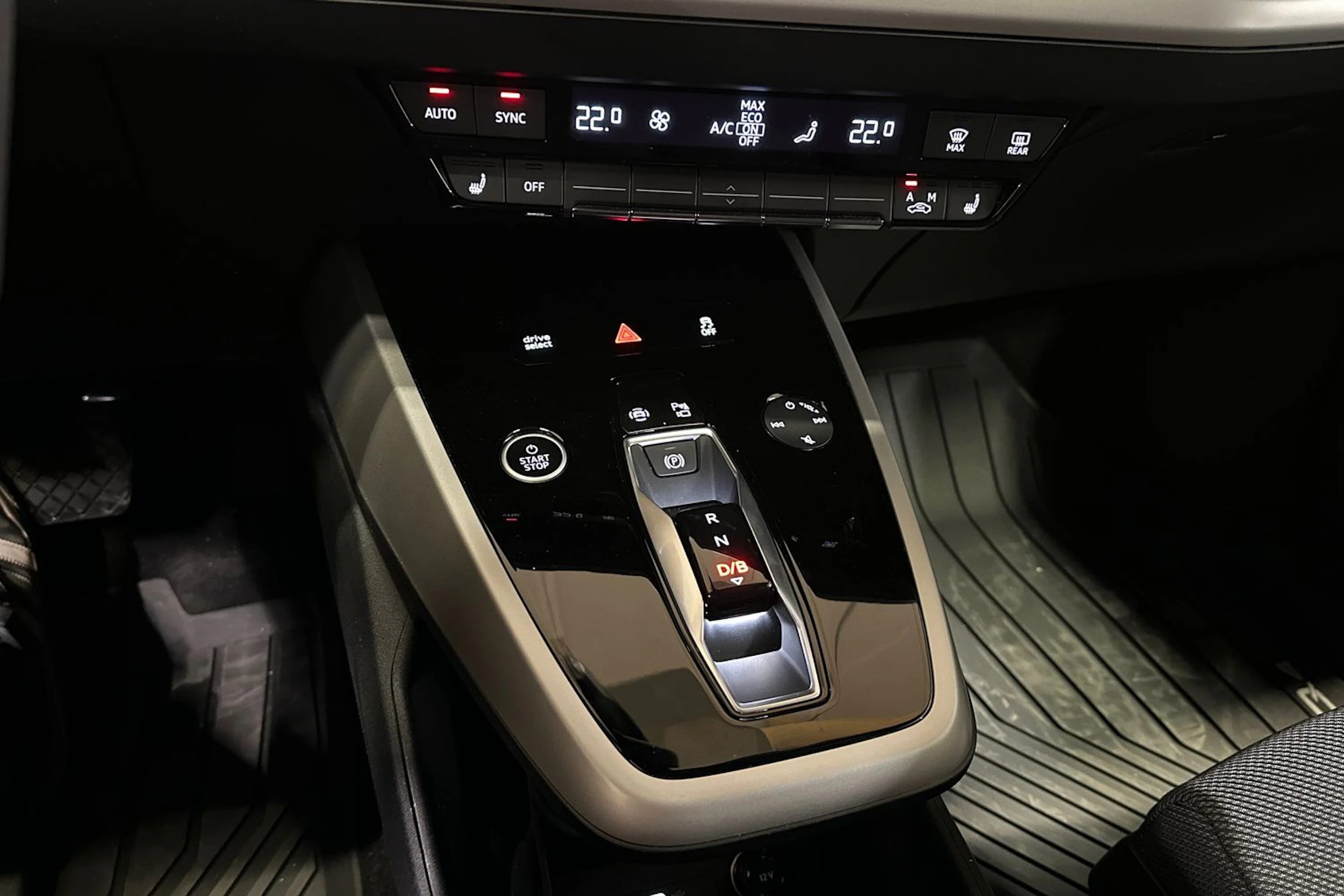 musta Audi Q4 e-tron 2025 kuva 22.