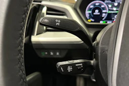 musta Audi Q4 e-tron 2025 kuva 24.