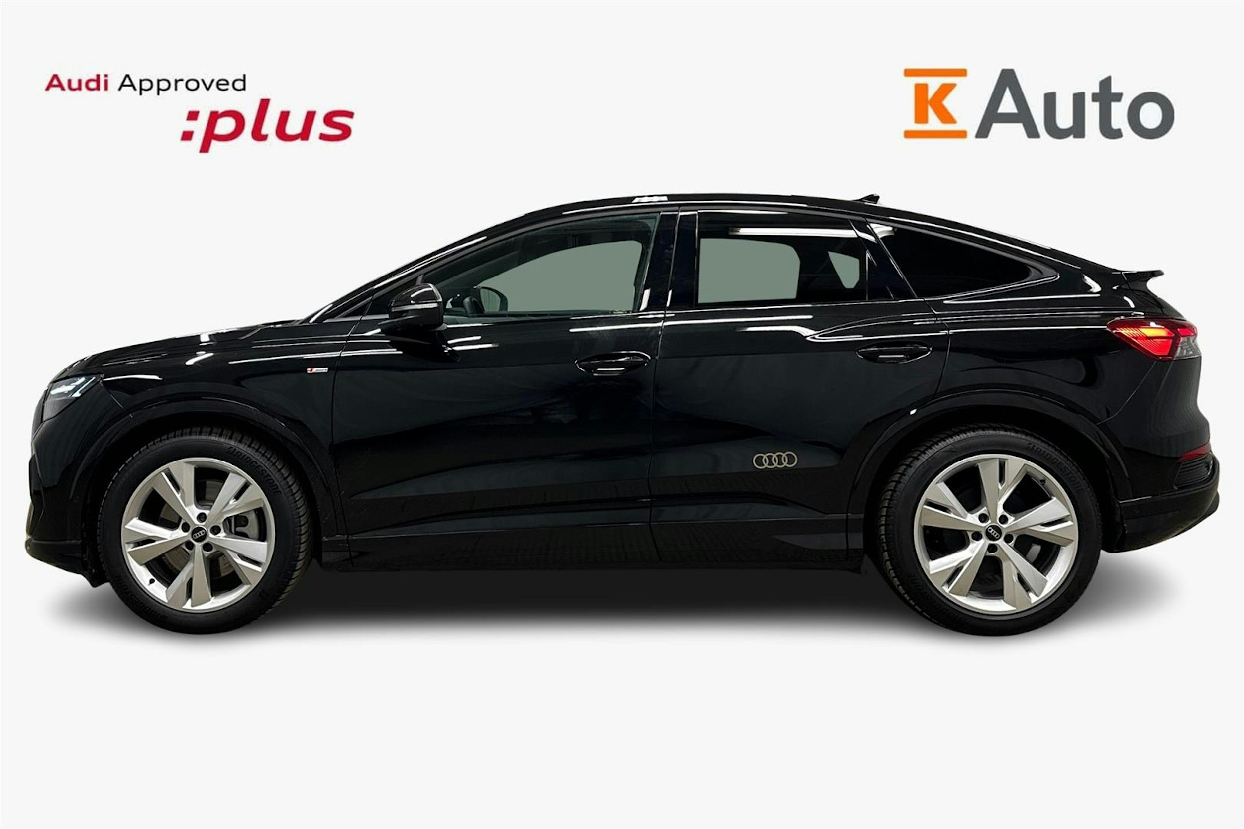 musta Audi Q4 e-tron 2025 kuva 6.