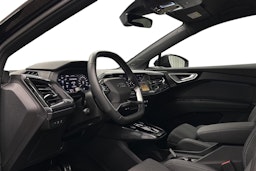 musta Audi Q4 e-tron 2025 kuva 7.