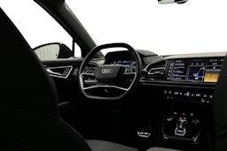 musta Audi Q4 e-tron 2025 kuva 8.