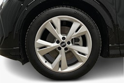 musta Audi Q4 e-tron 2025 kuva 10.