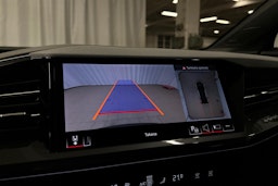 musta Audi Q4 e-tron 2025 kuva 16.
