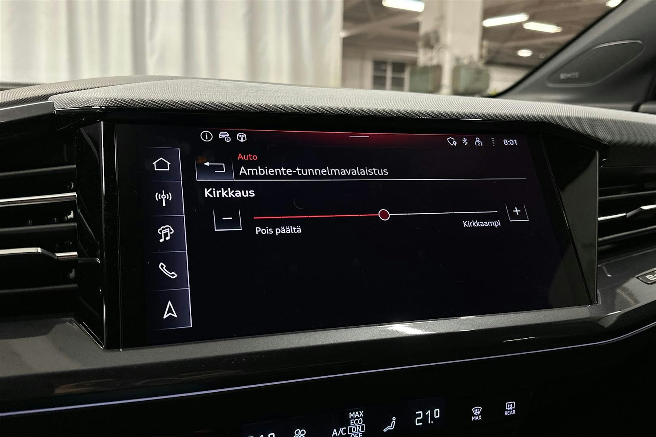 musta Audi Q4 e-tron 2025 kuva 19.