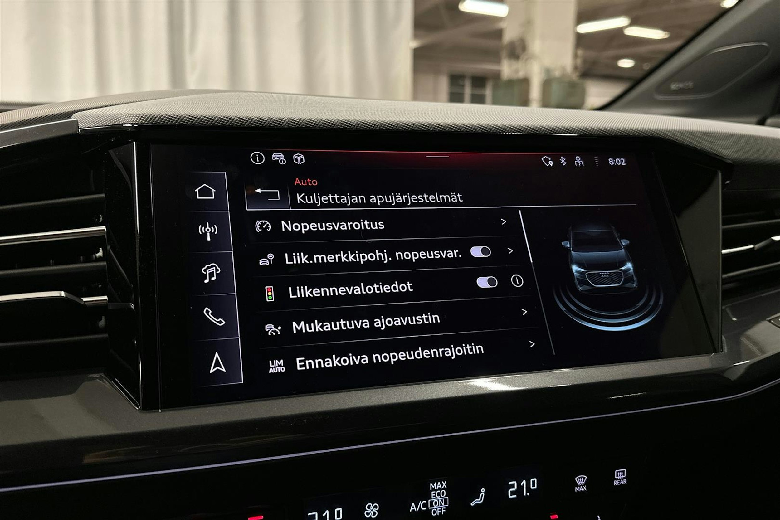 musta Audi Q4 e-tron 2025 kuva 20.