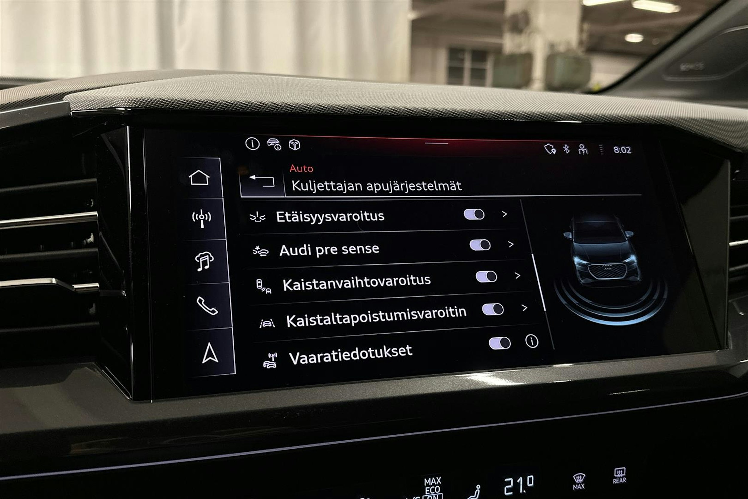 musta Audi Q4 e-tron 2025 kuva 21.