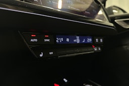 musta Audi Q4 e-tron 2025 kuva 23.