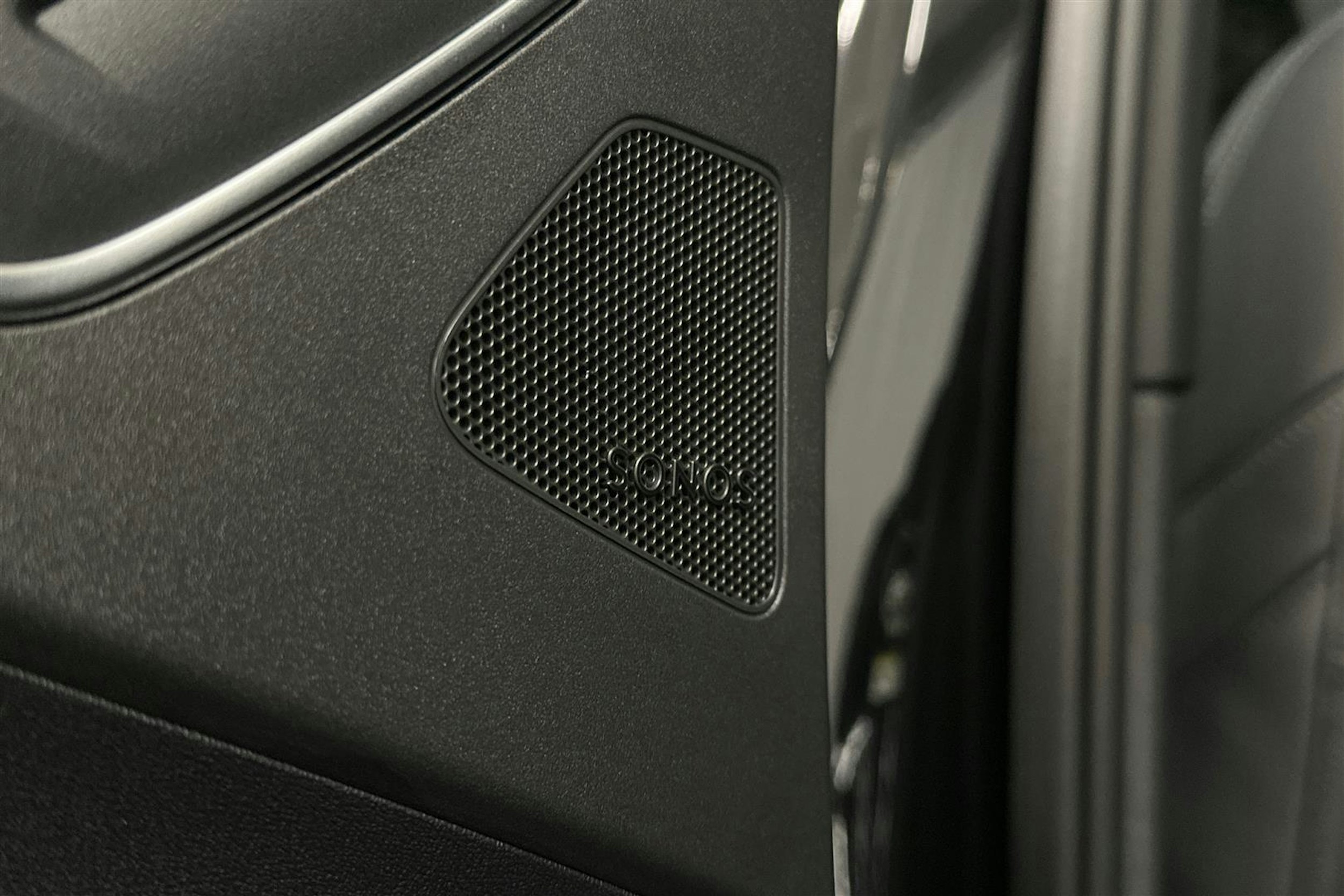 musta Audi Q4 e-tron 2025 kuva 28.