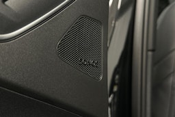 musta Audi Q4 e-tron 2025 kuva 28.