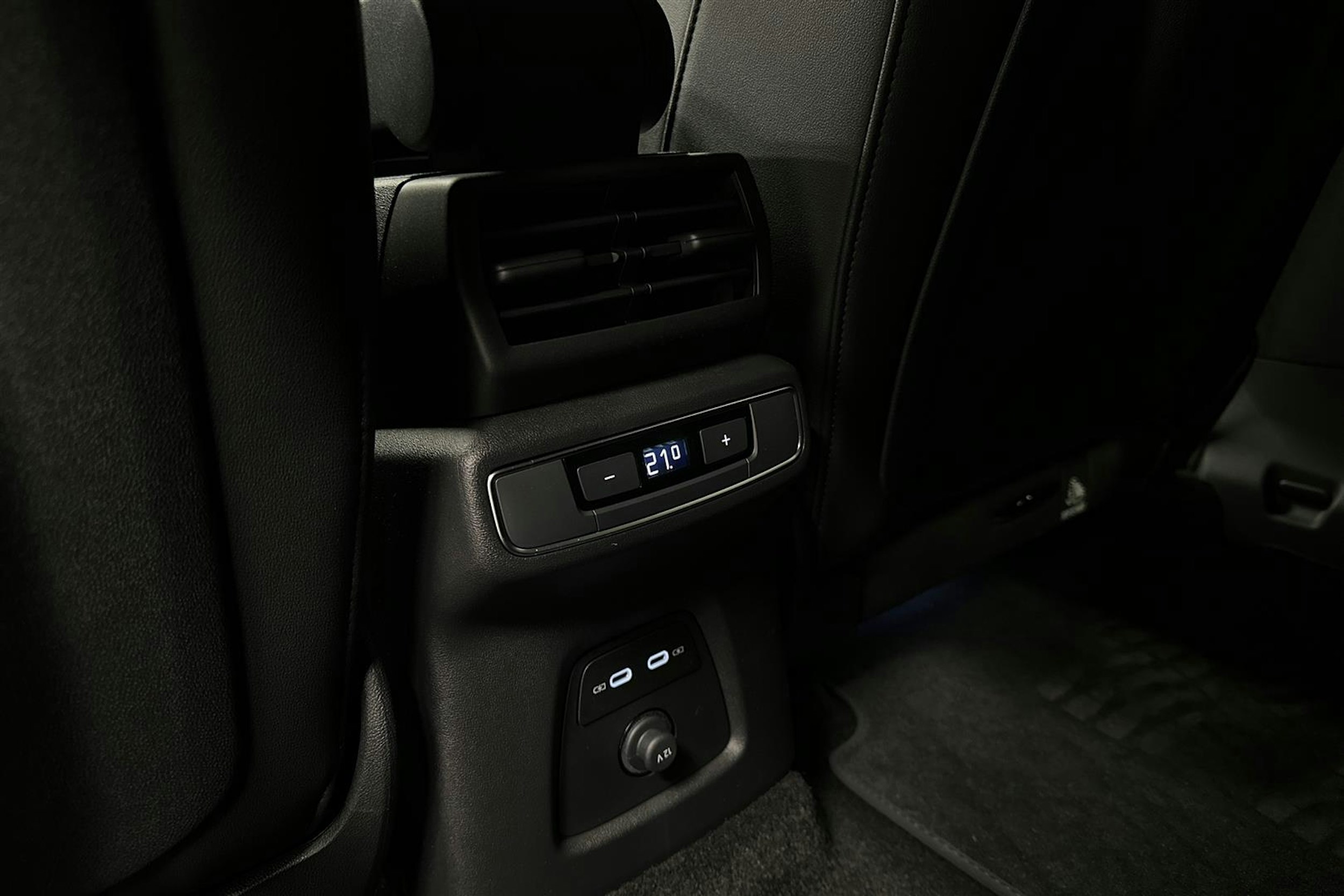 musta Audi Q4 e-tron 2025 kuva 29.