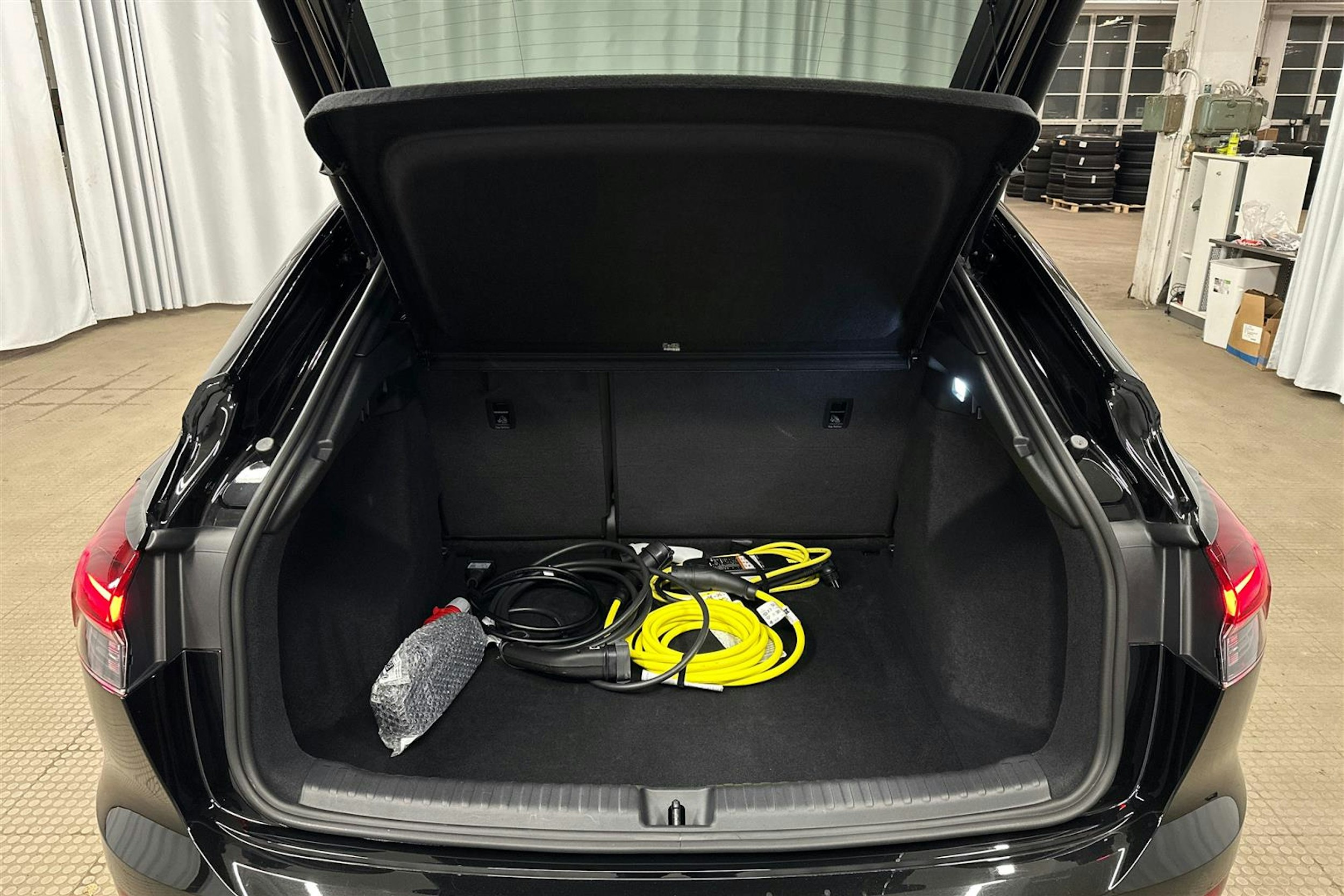 musta Audi Q4 e-tron 2025 kuva 30.