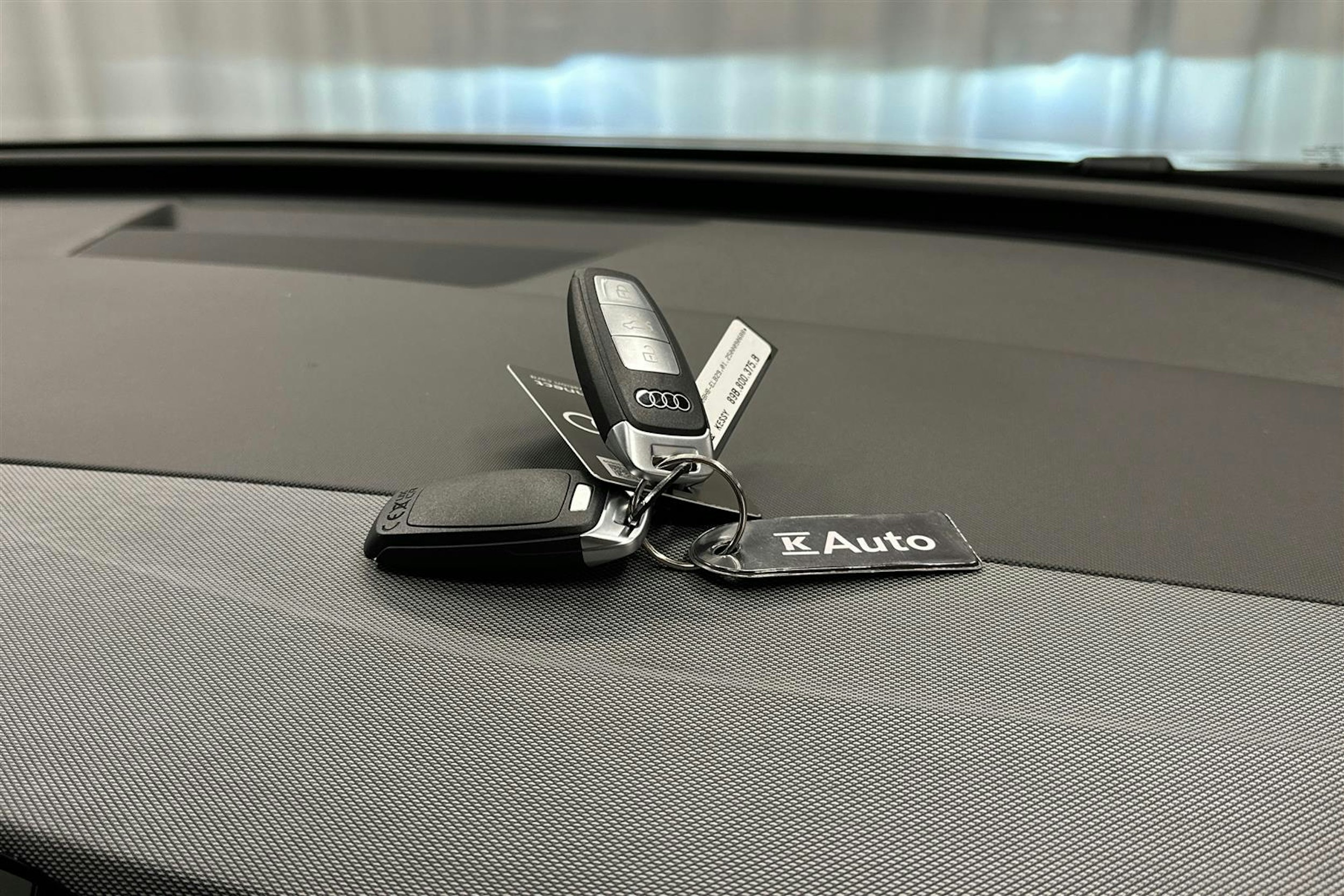 musta Audi Q4 e-tron 2025 kuva 32.