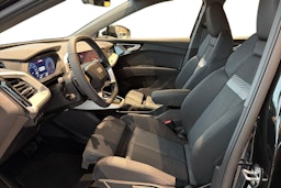 musta Audi Q4 e-tron 2025 kuva 6.