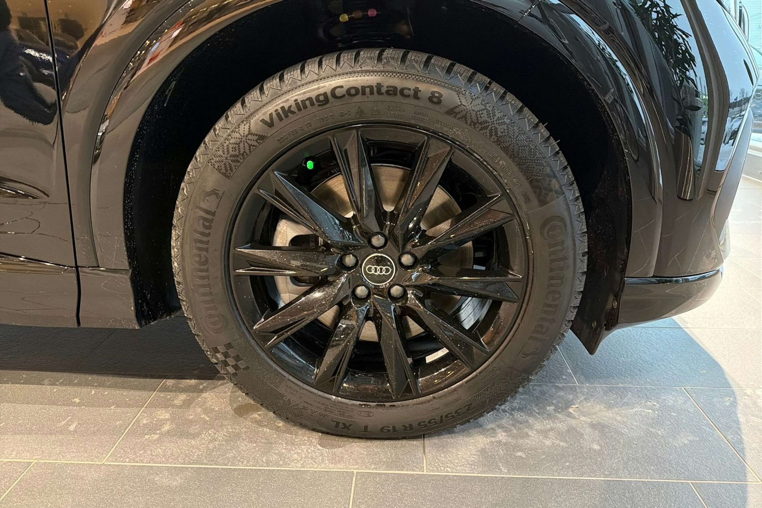 musta Audi Q4 e-tron 2025 kuva 10.