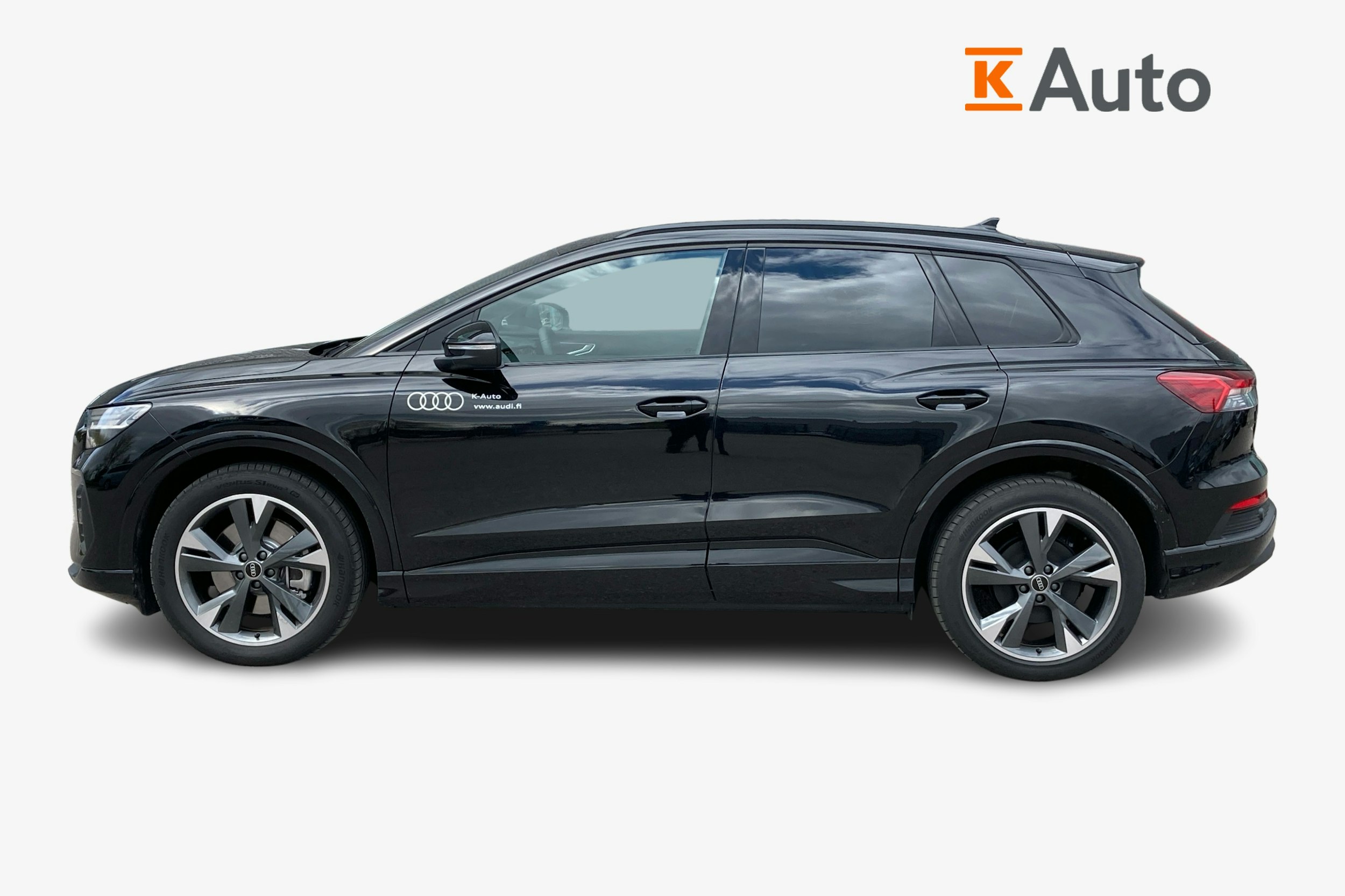 Musta Audi Q4 e-tron 2025 kuva 5.