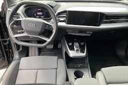 Musta Audi Q4 e-tron 2025 kuva 7.