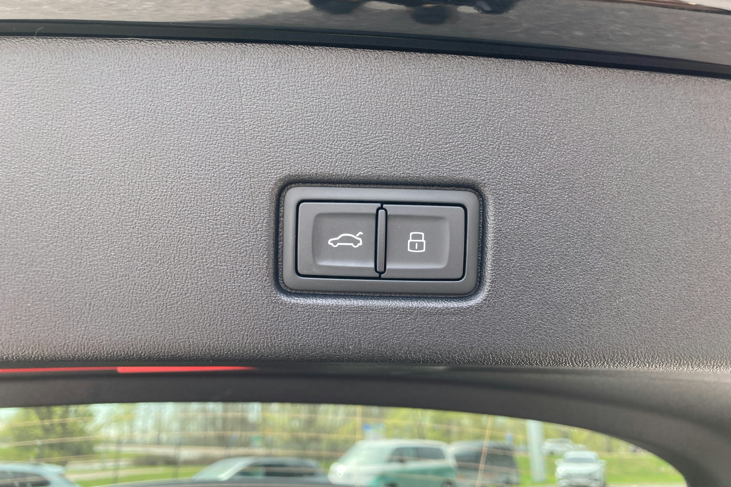 Musta Audi Q4 e-tron 2025 kuva 17.