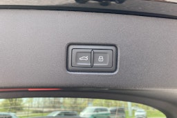 Musta Audi Q4 e-tron 2025 kuva 17.
