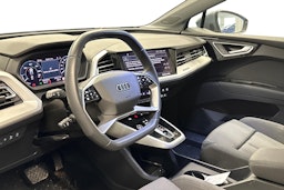 sininen Audi Q4 e-tron 2025 kuva 3.