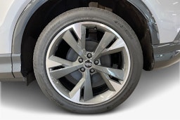 harmaa Audi Q4 e-tron 2025 kuva 9.