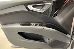 harmaa Audi Q4 e-tron 2025 kuva 16.