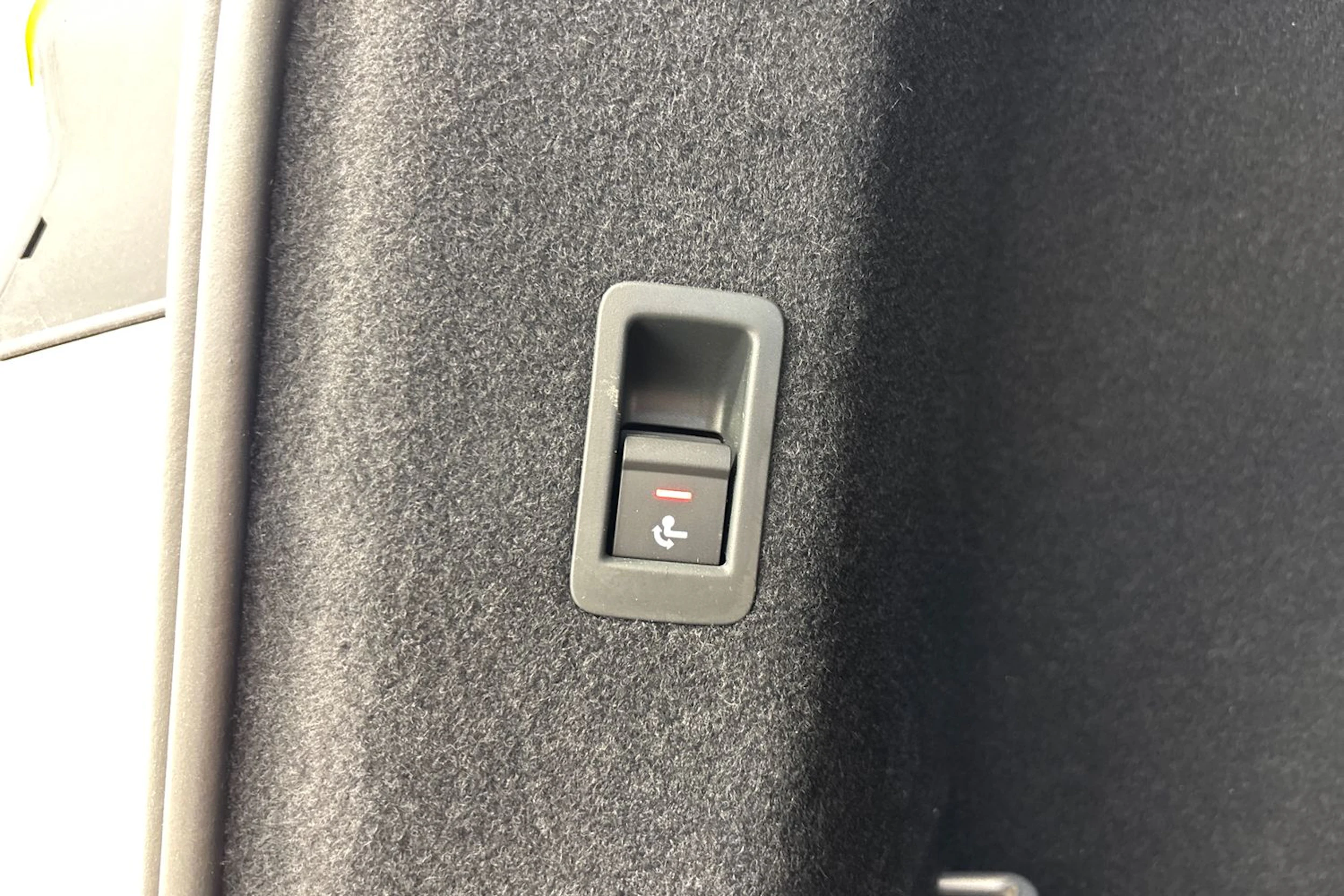 harmaa Audi Q4 e-tron 2025 kuva 13.