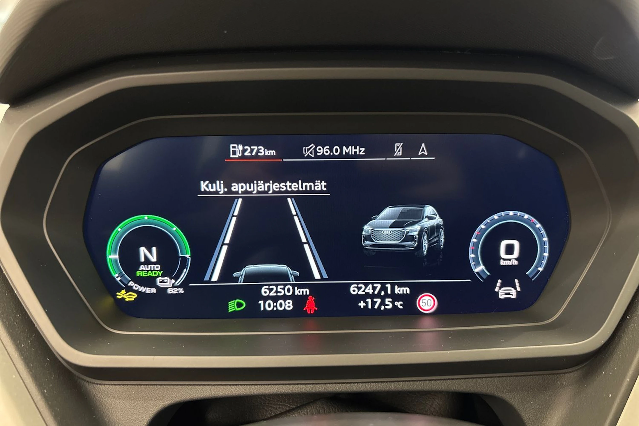 harmaa Audi Q4 e-tron 2025 kuva 21.