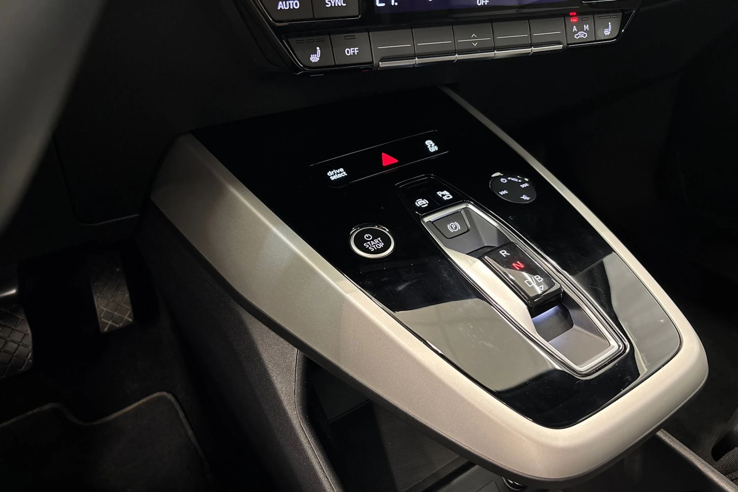 harmaa Audi Q4 e-tron 2025 kuva 29.