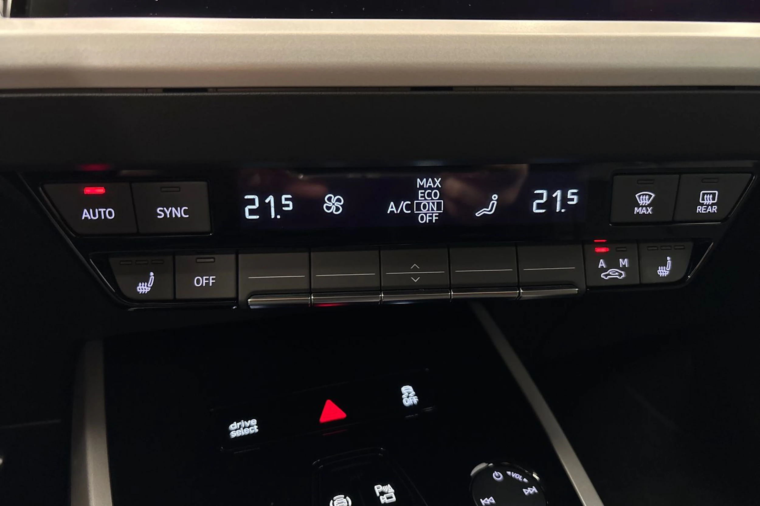 harmaa Audi Q4 e-tron 2025 kuva 30.