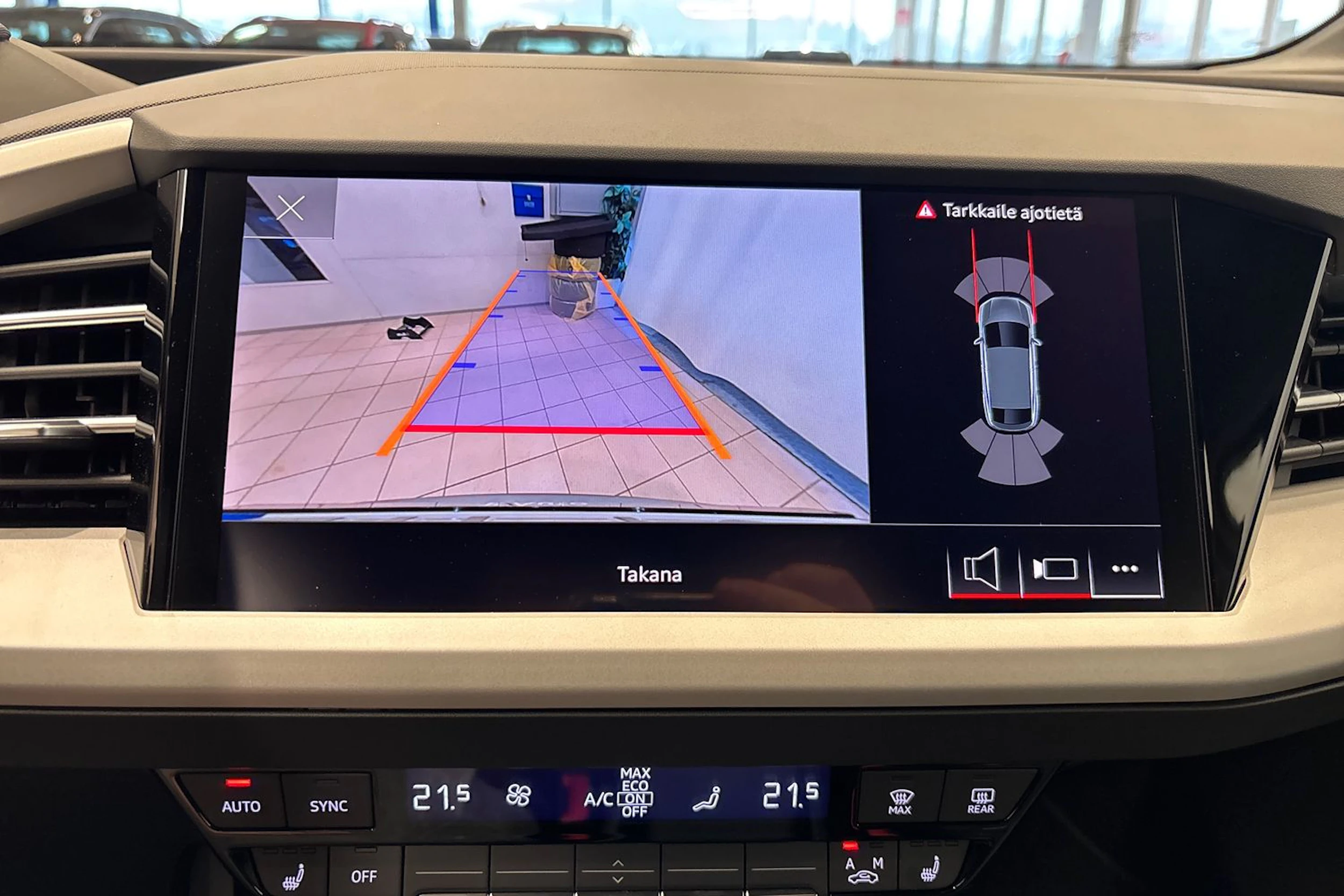 harmaa Audi Q4 e-tron 2025 kuva 33.