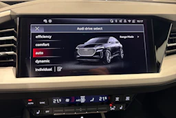 harmaa Audi Q4 e-tron 2025 kuva 34.