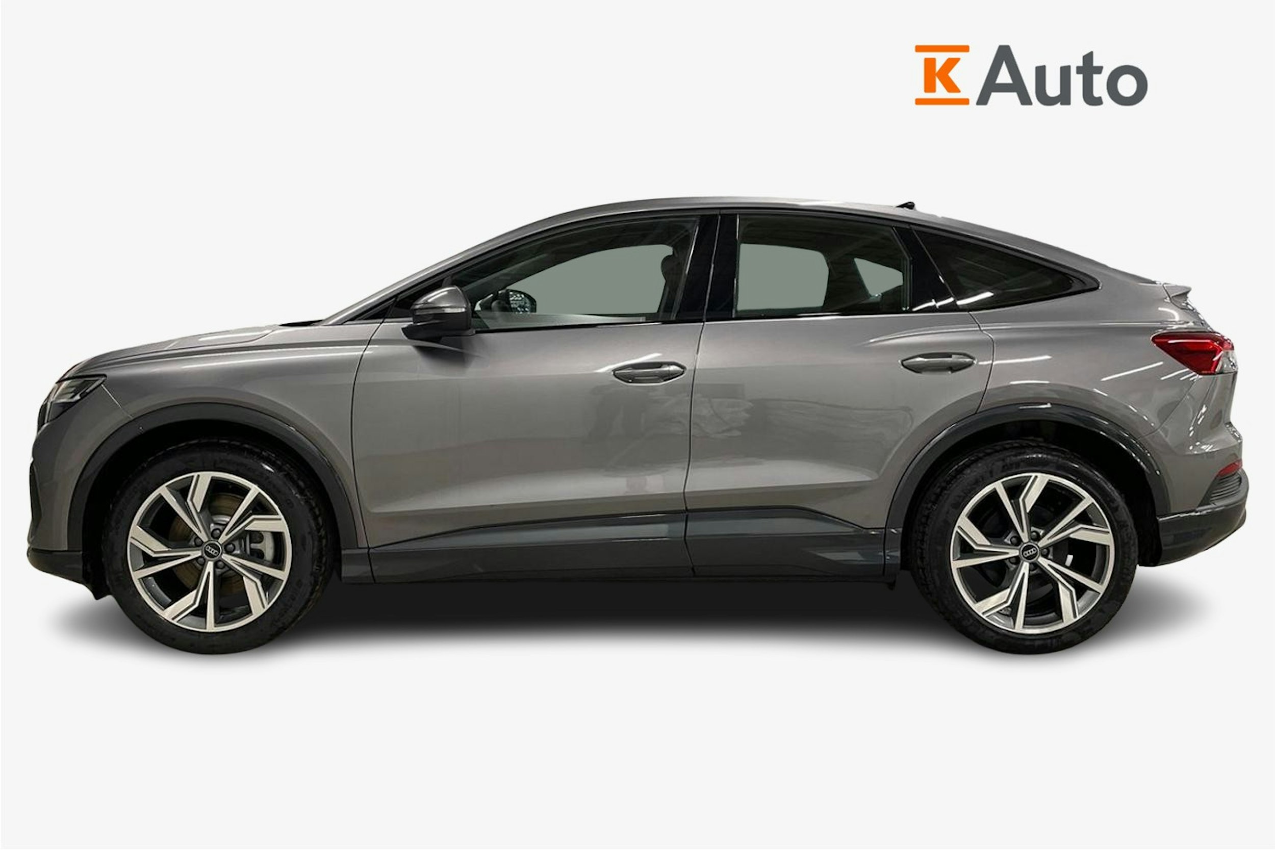 harmaa Audi Q4 e-tron 2025 kuva 6.